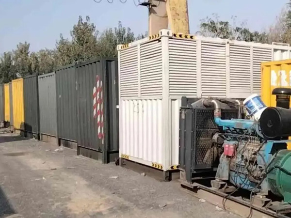 和庆镇200KW柴油发电机机组每小时油耗是多少?
